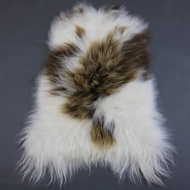 Natural Icelandic Sheepskin Rug ISM389