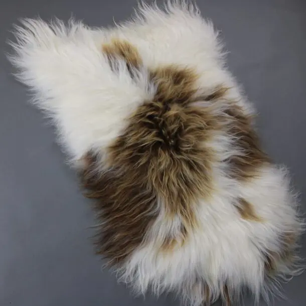 Natural Icelandic Sheepskin Rug ISM389