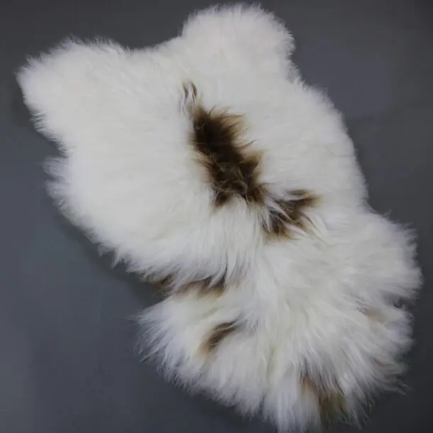 Natural Icelandic Sheepskin Rug ISM390