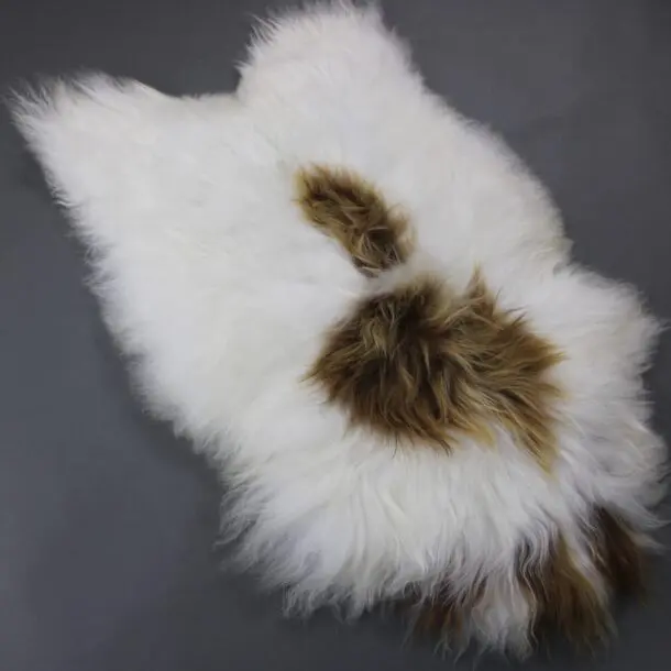 Natural Icelandic Sheepskin Rug ISM391